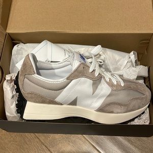 NEW BALANCE MS 327 size 8 US